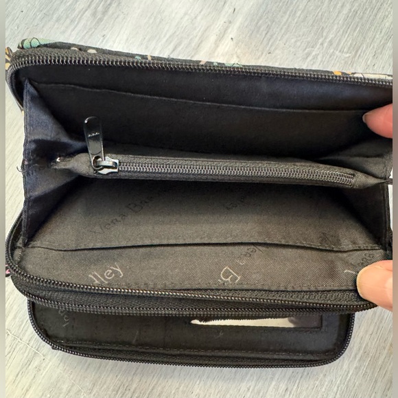 Vera Bradley Retired Black Print Double Zippered Wallet Wristlet EUC - Picture 3 of 7